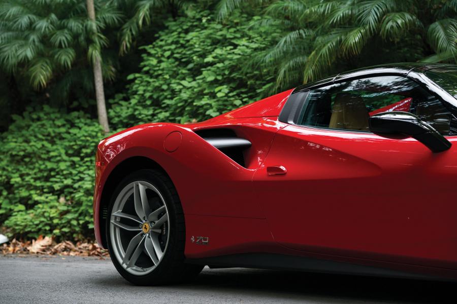 Детали экстерьера Ferrari 488 Spider The Magnum PI (226129) 2017 года  (фото 27 из 33)